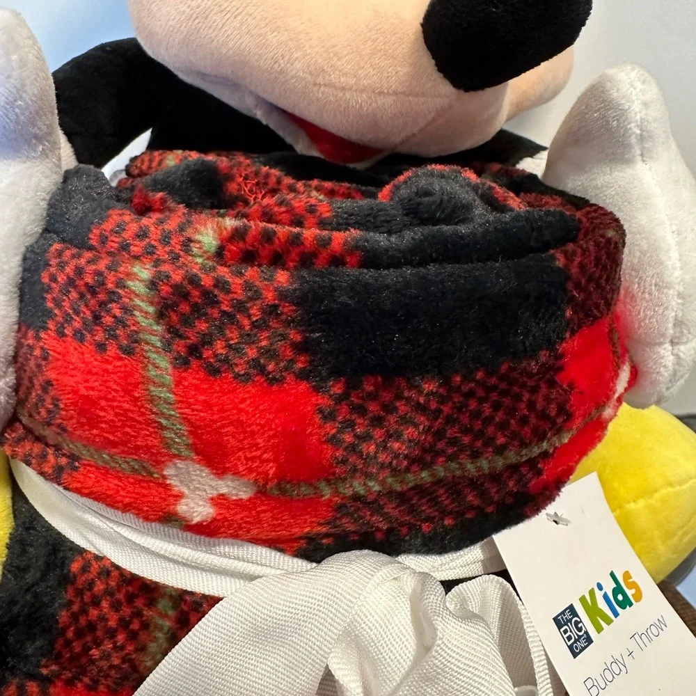 Mickey Mouse Buddy+Throw NWT